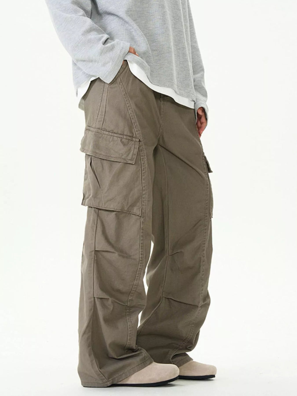 Men's Relaxed Fit Cargo Pants by Trendsi