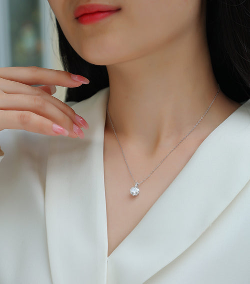 A Lifetime Of Brilliance - A Fashionable And Luxurious Diamond Jewelry Pendant Set With 2-carat Moissanite S925 Sterling Silver And Platinum Plating
