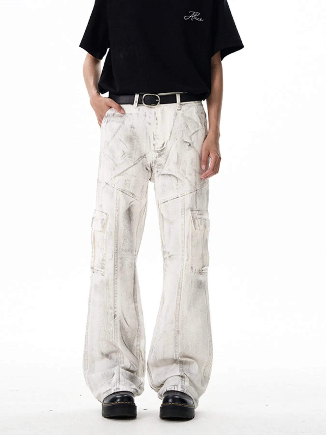 Men's Wide Leg Cargo Jeans by Trendsi