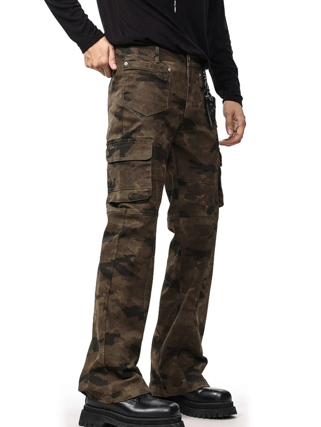 Men's Vintage Camo Cargo Pants by Trendsi