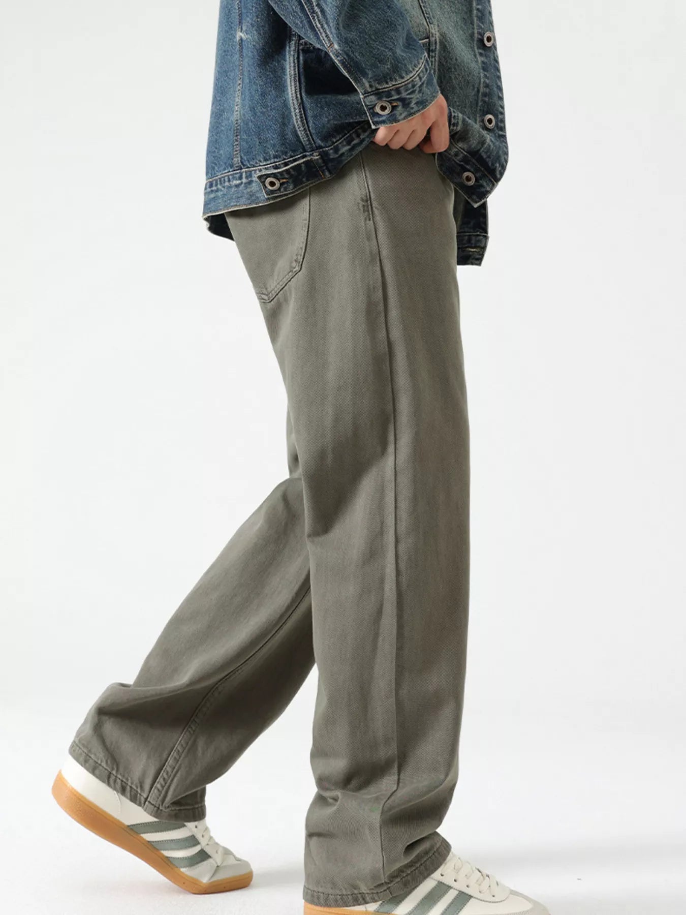Men's Vintage Wash Wide Leg Jeans by Trendsi